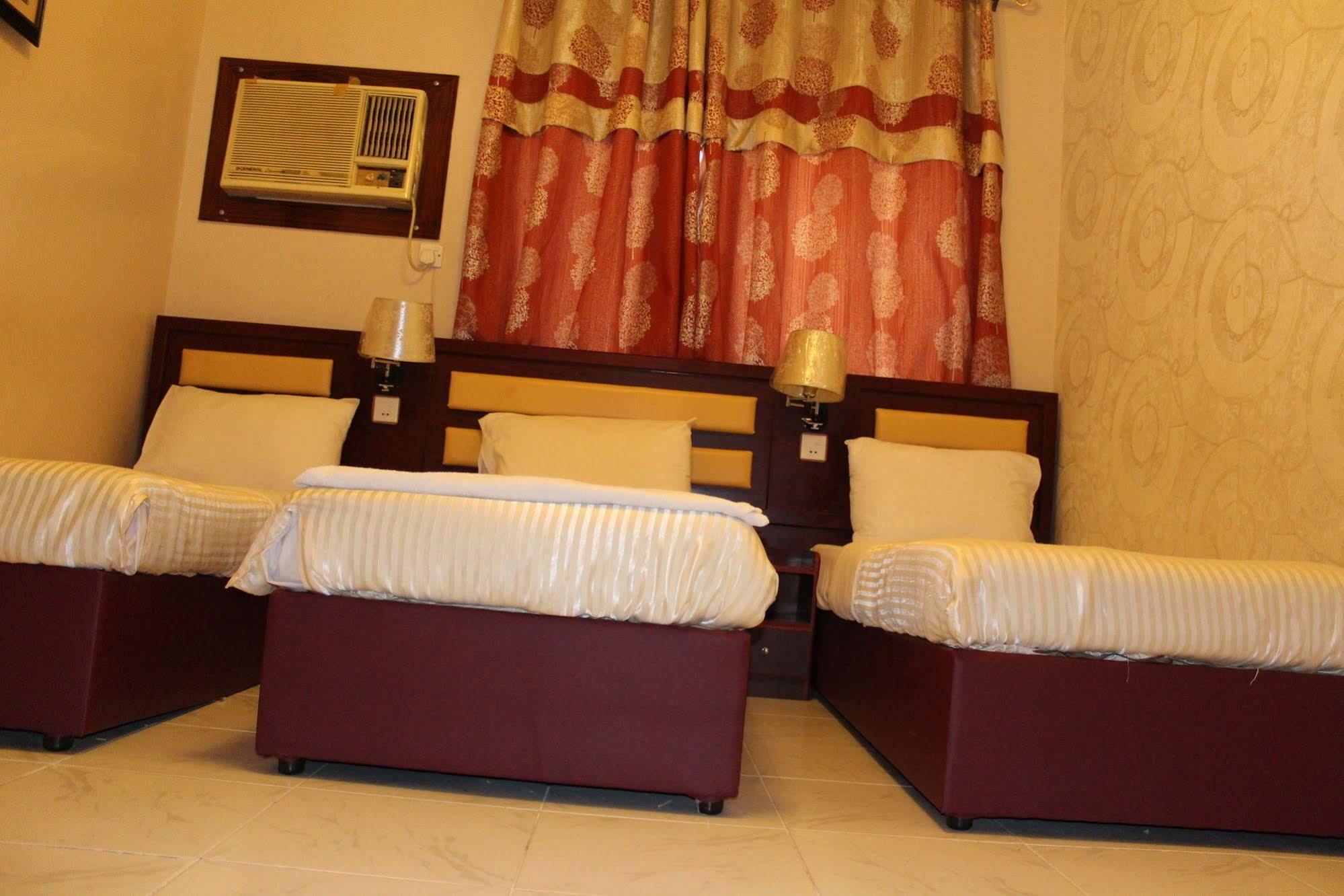 Sutchi Hotel Dubai Exterior foto